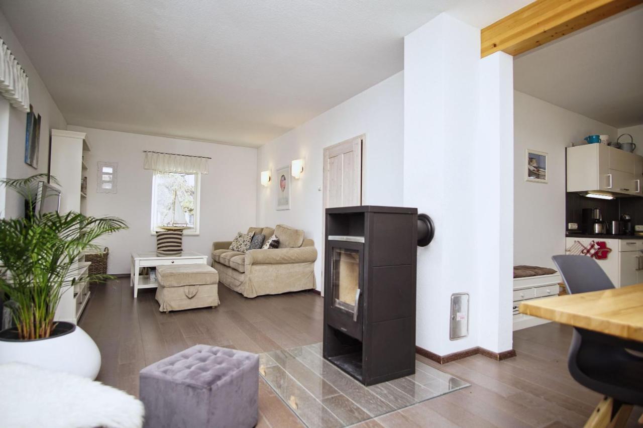 Komfortables Haus Mit Kamin, Sauna, Garten, Terrasse - Ferienhaus Sternschnuppe Wiek auf Rügen Esterno foto