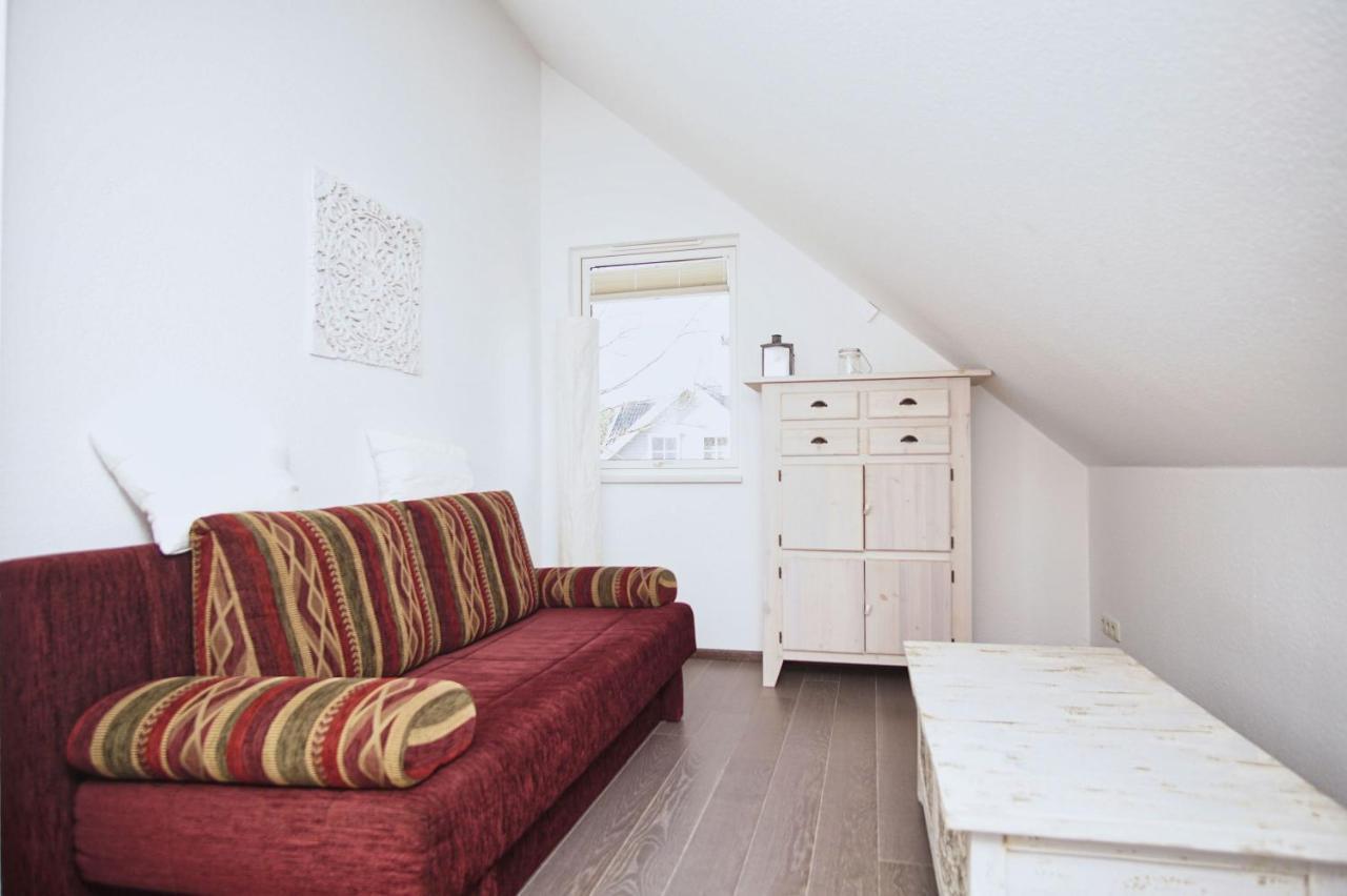 Komfortables Haus Mit Kamin, Sauna, Garten, Terrasse - Ferienhaus Sternschnuppe Wiek auf Rügen Esterno foto