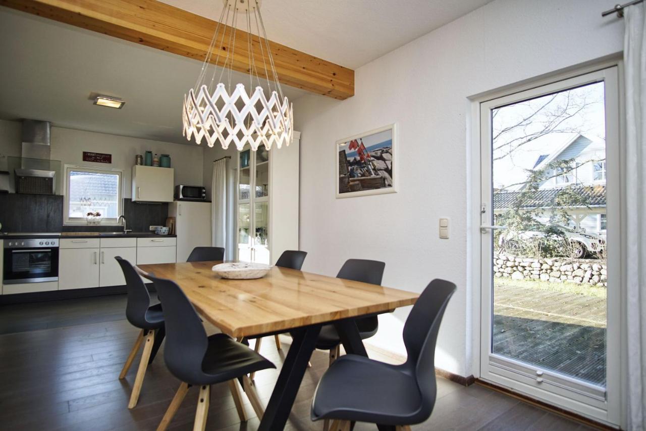 Komfortables Haus Mit Kamin, Sauna, Garten, Terrasse - Ferienhaus Sternschnuppe Wiek auf Rügen Esterno foto