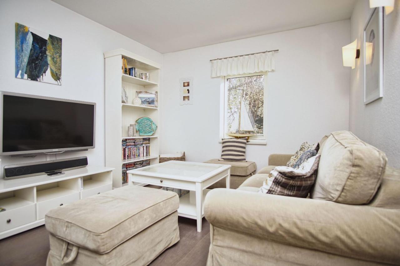 Komfortables Haus Mit Kamin, Sauna, Garten, Terrasse - Ferienhaus Sternschnuppe Wiek auf Rügen Esterno foto